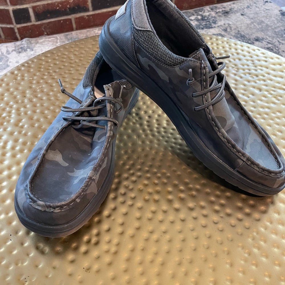 Men’s Hey Dude size 13